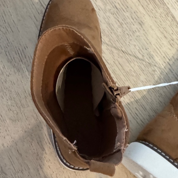 Universal Thread Tan Boots NEW with memory foam - Picture 6 of 7